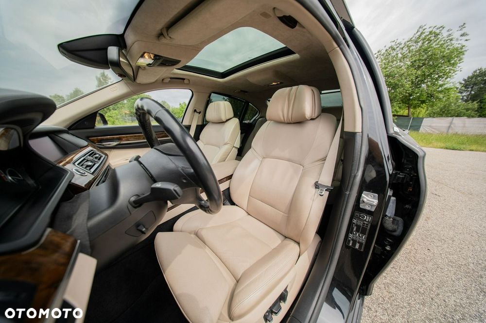 BMW Seria 7 - 22