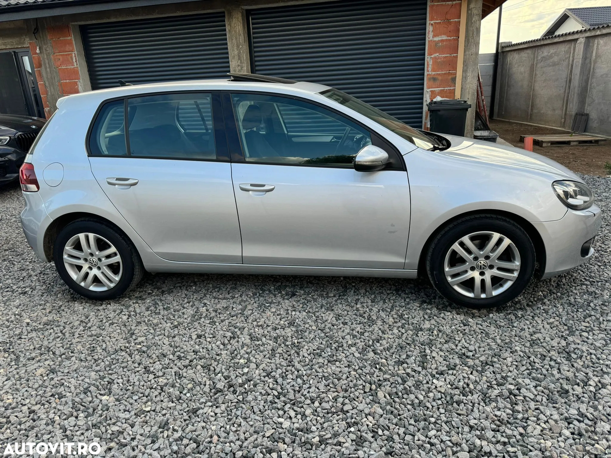 Volkswagen Golf 1.6 TDI DPF Highline - 4