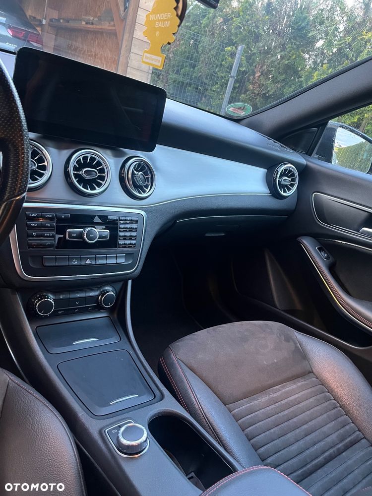 Mercedes-Benz CLA 250 4-Matic - 11