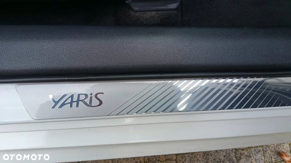 Toyota Yaris Hybrid 1.5 Executive - 14