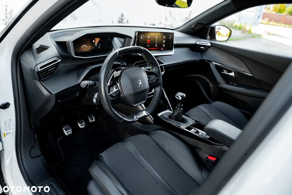 Peugeot 2008 1.2 PureTech GT S&S - 18