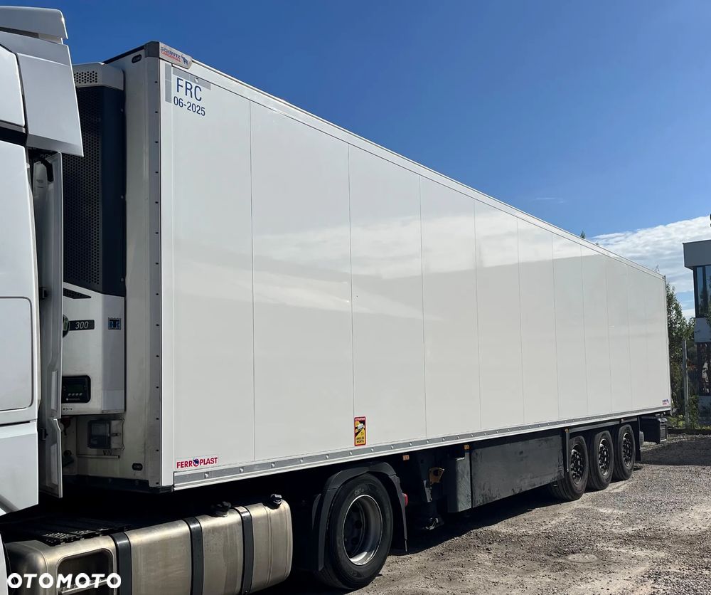 Schmitz Cargobull Thermo King SLX 300 - 4