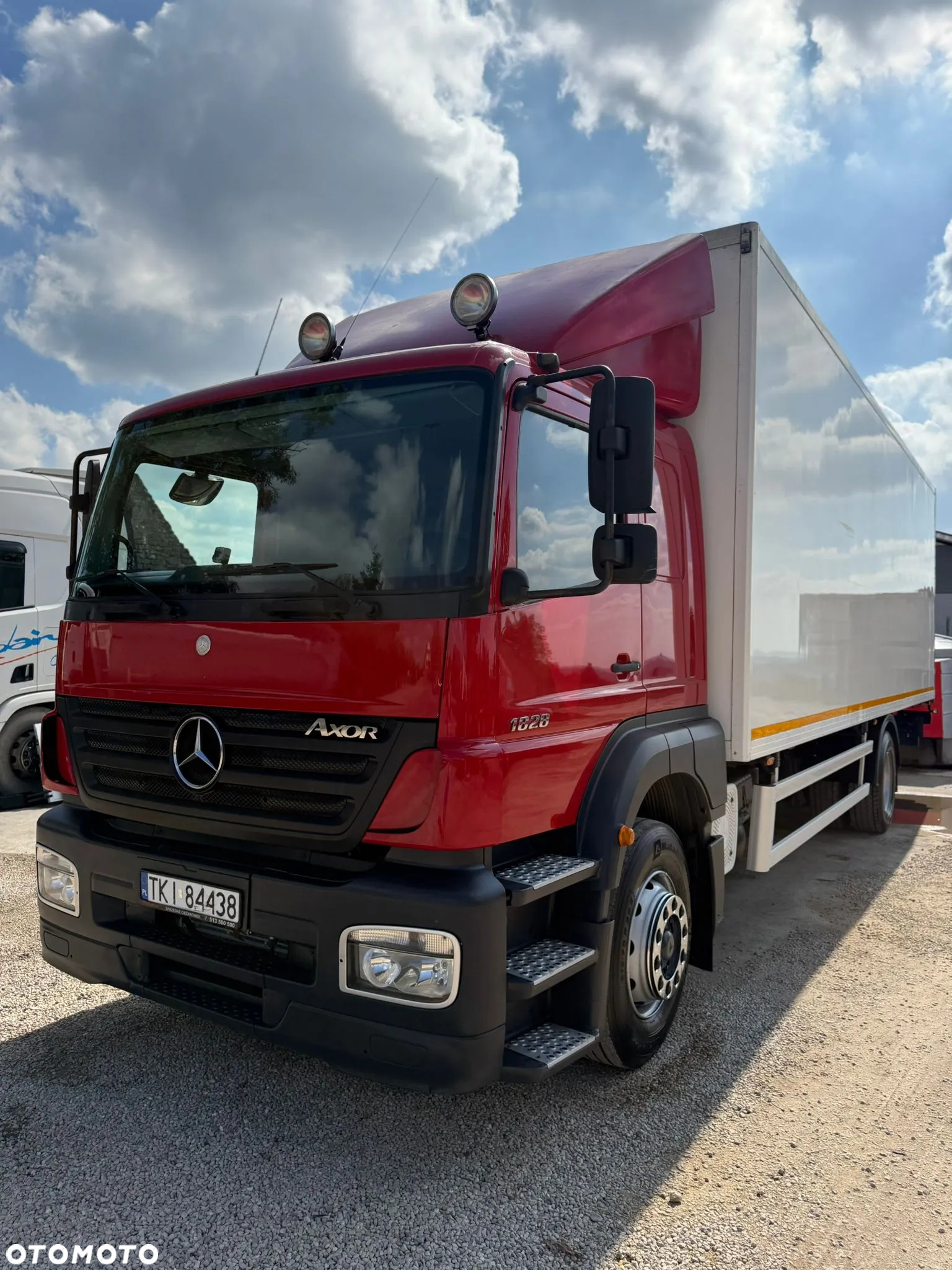 Mercedes-Benz 1828 L - 8