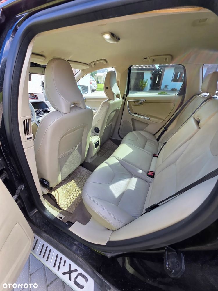 Volvo XC 60 - 8