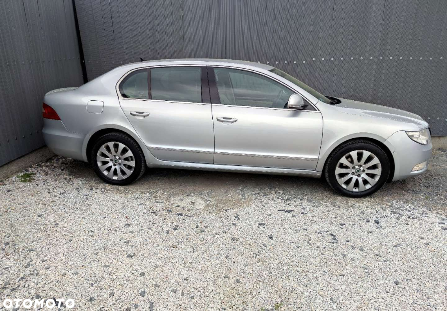 Skoda Superb 2.0 TSI Elegance Outdoor DSG - 2