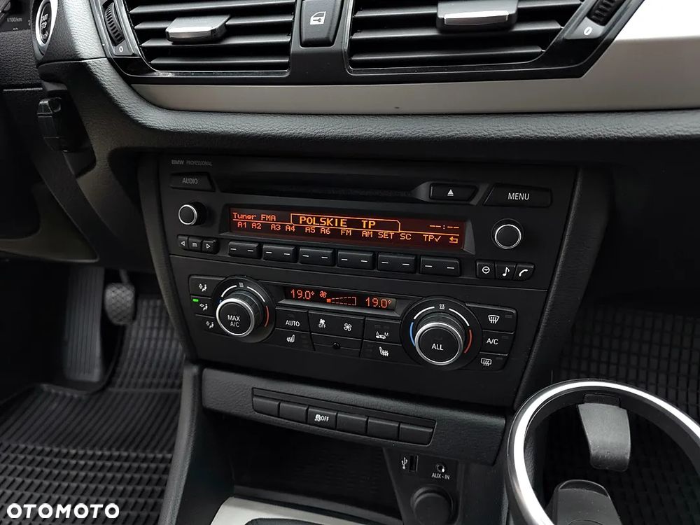 BMW X1 sDrive18i xLine - 28