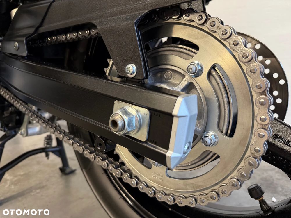 Suzuki V-STROM - 8