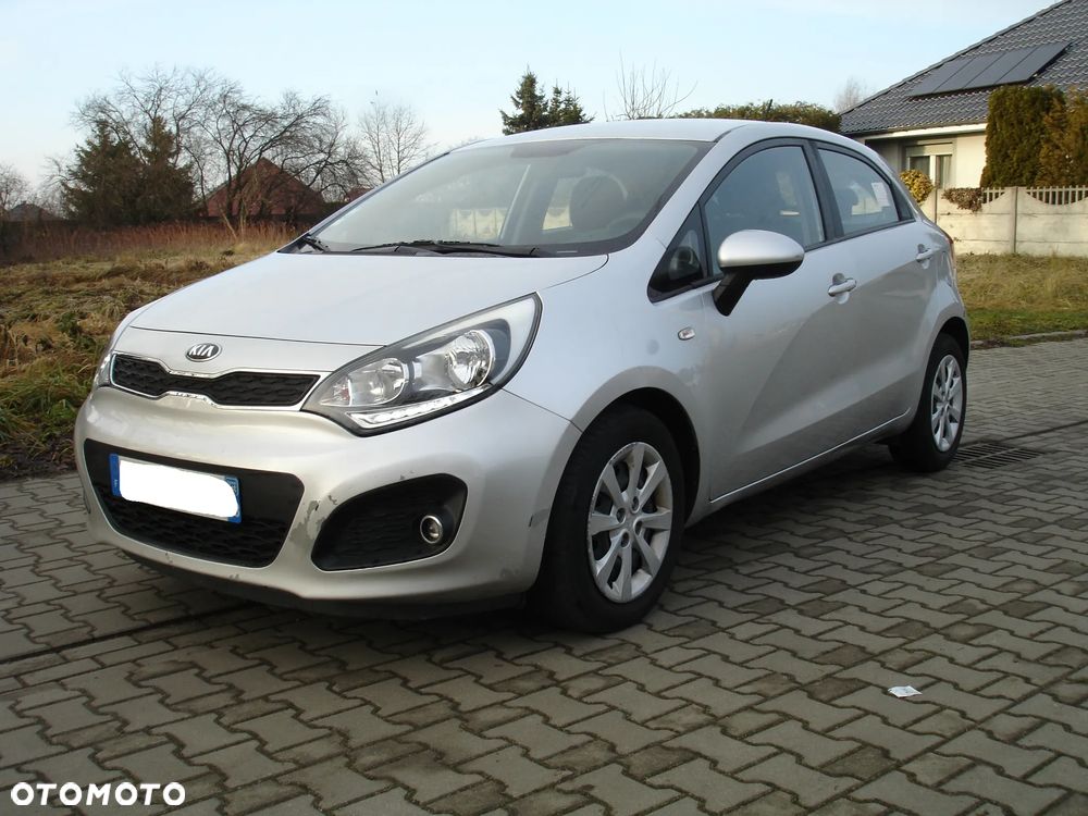 Kia Rio 1.1 CRDI Dream Team Edition - 2