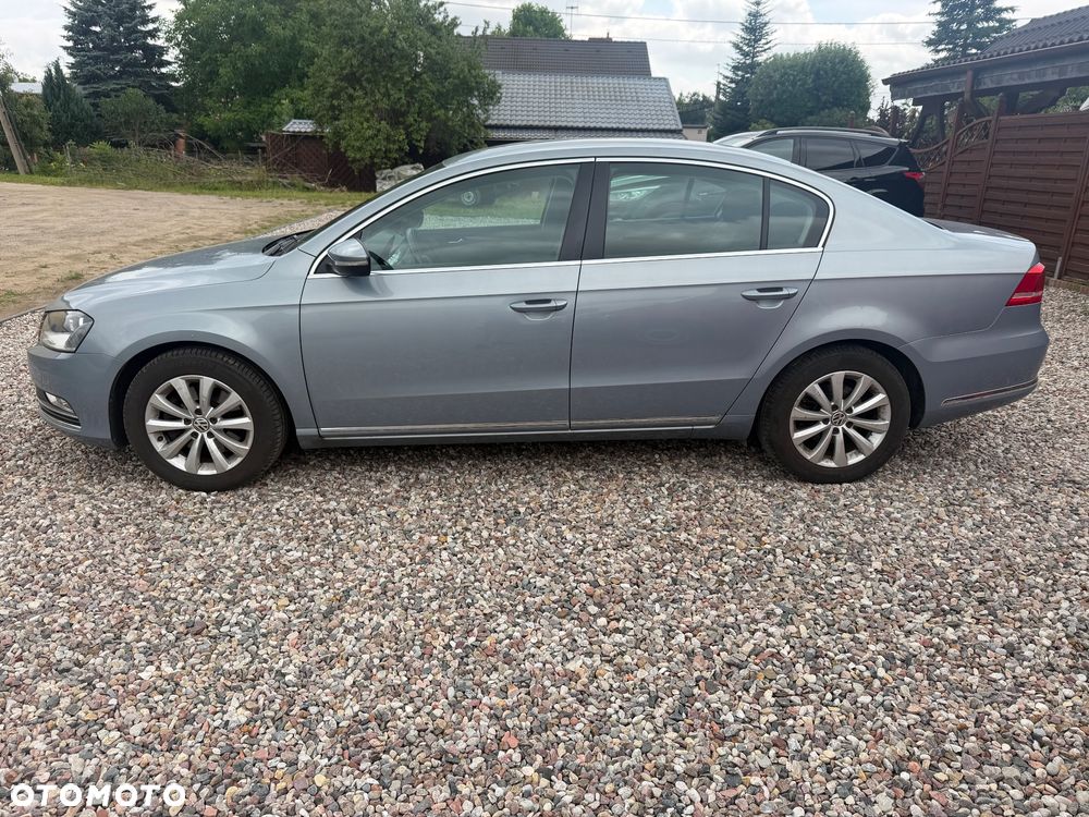 Volkswagen Passat 2.0 TDI Comfortline DSG - 5