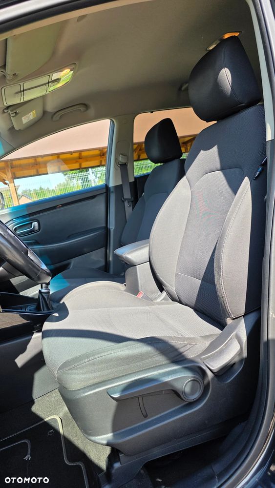 Kia Carens 1.6 GDI S 7os - 28