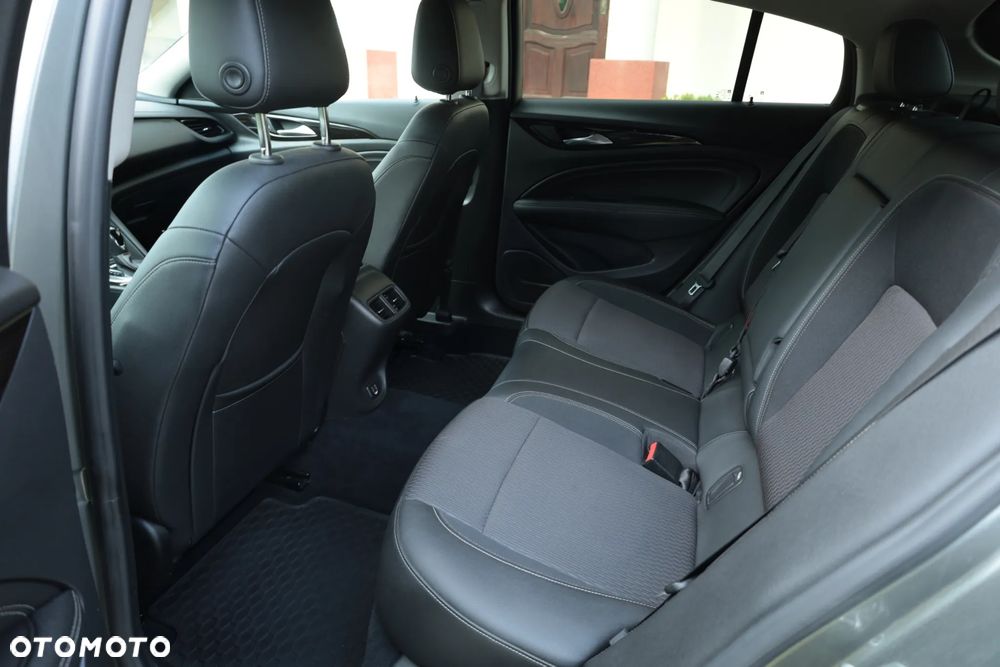 Opel Insignia - 22