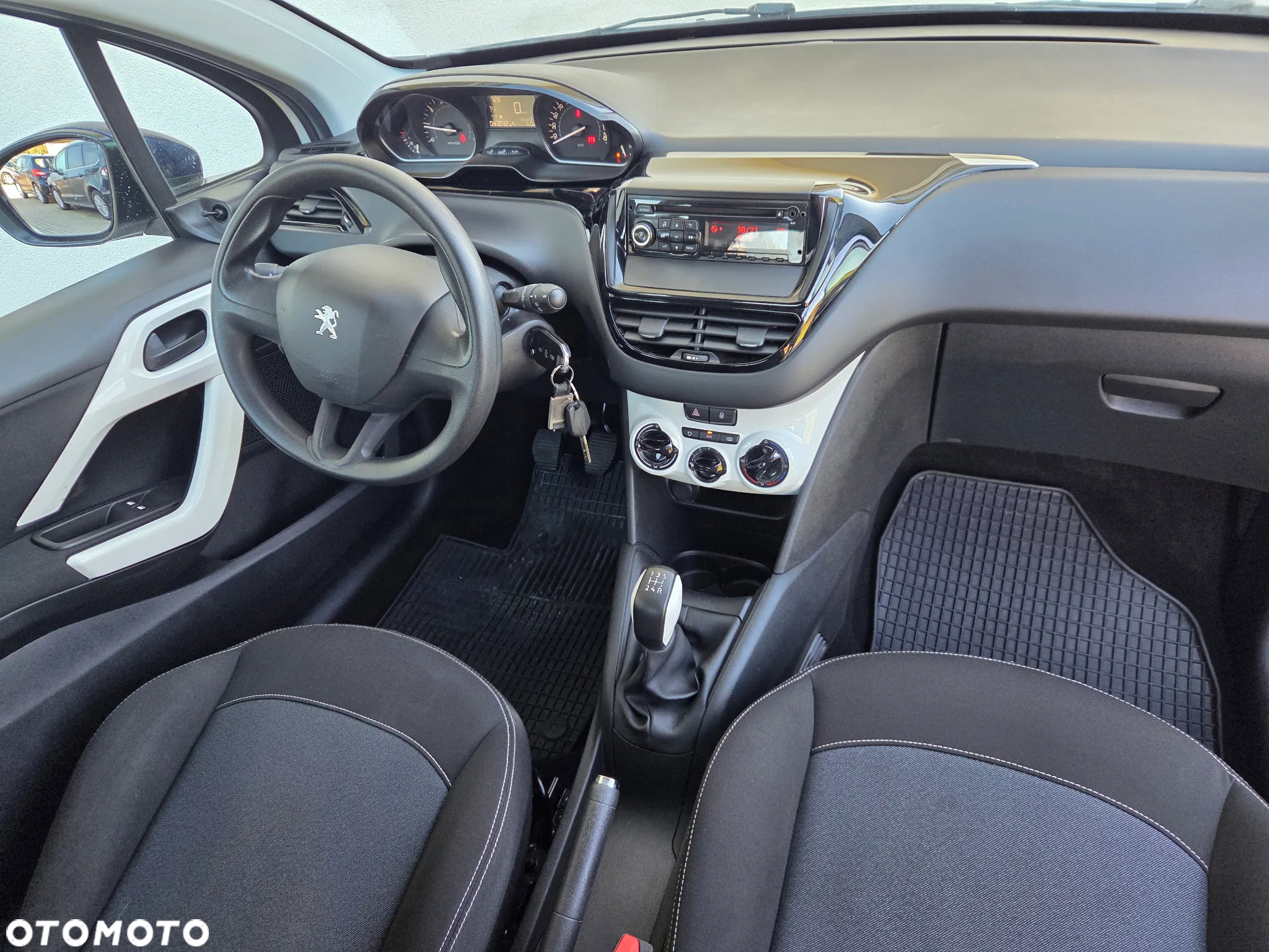 Peugeot 208 - 9