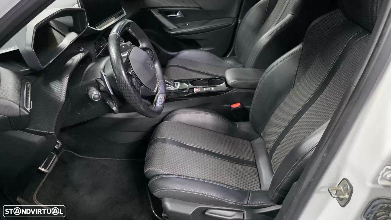 Peugeot 2008 1.2 PureTech GT Line EAT8 - 6