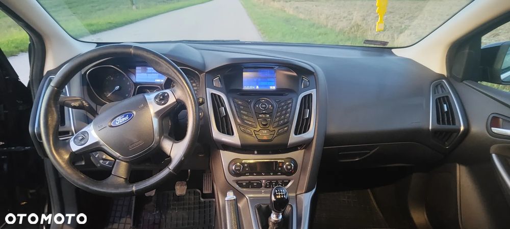 Ford Focus 1.0 EcoBoost Gold X (Trend) - 6