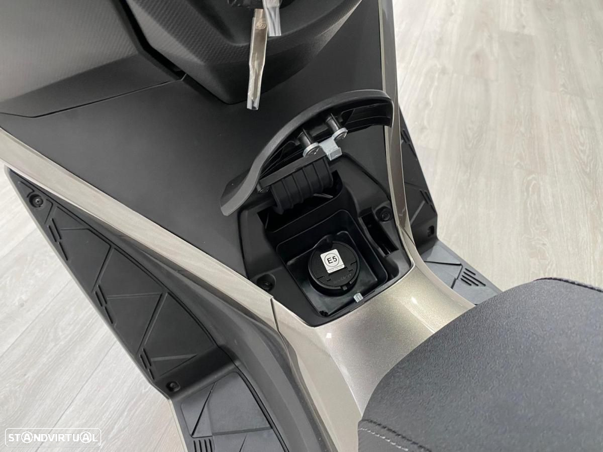 Kymco Skytown - 5