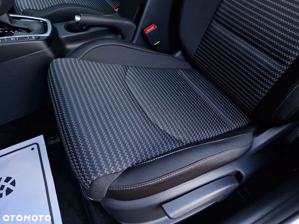 Kia XCeed - 12