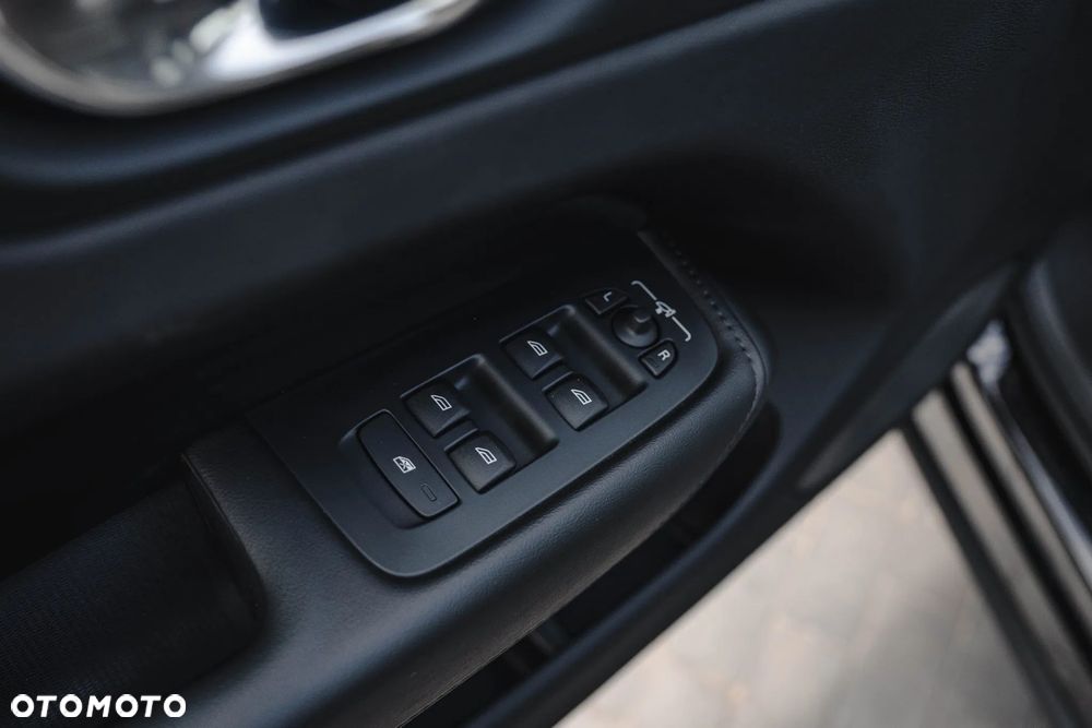 Volvo XC 60 B5 B Geartronic RDesign - 26