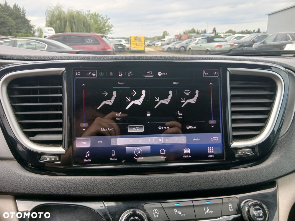 Chrysler Pacifica - 12