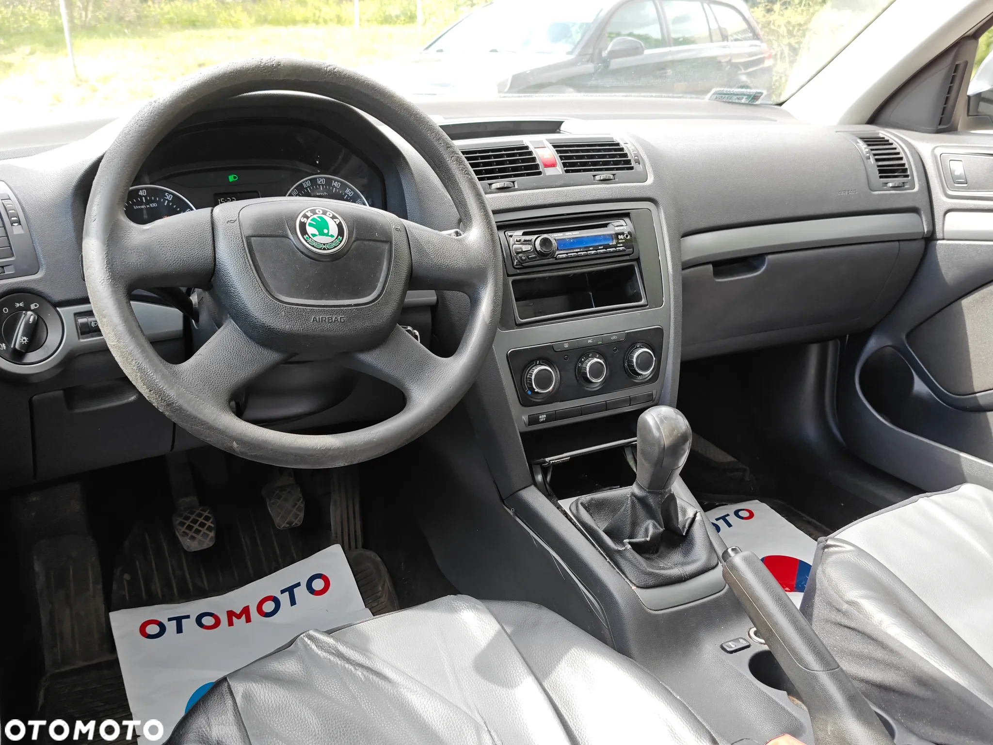 Skoda Octavia 1.6 Ambiente - 6