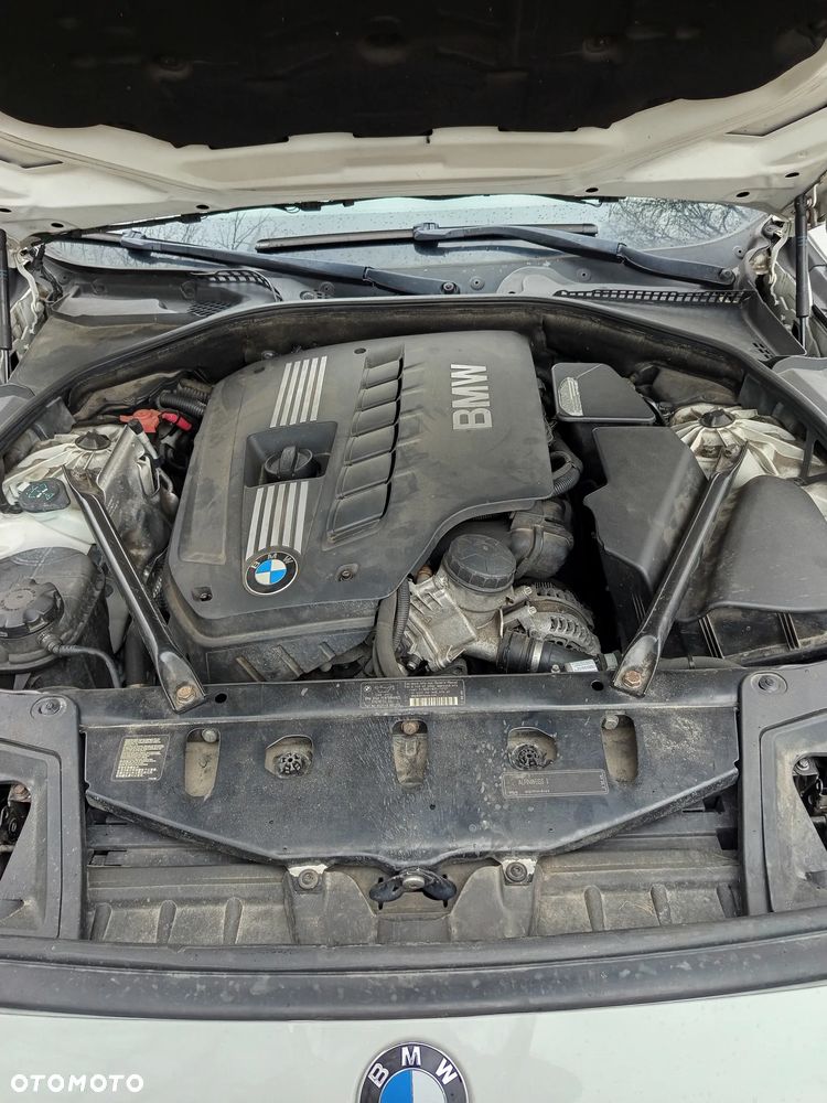 BMW Seria 5 528i - 13
