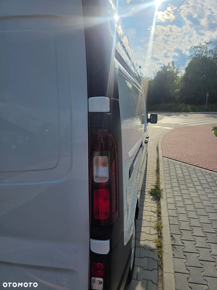 Renault Trafic vivaro 2018 r L2H2 przebieg 107400 km dlugi wysoki klima tempomat nawigacja - 31