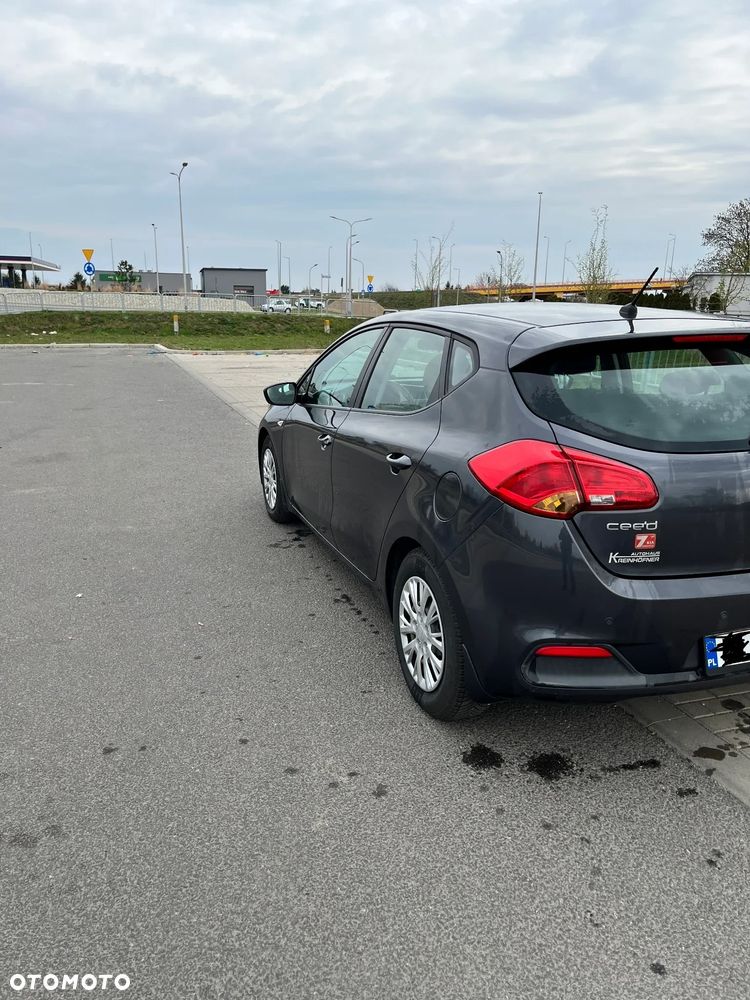 Kia Ceed 1.4 L - 5