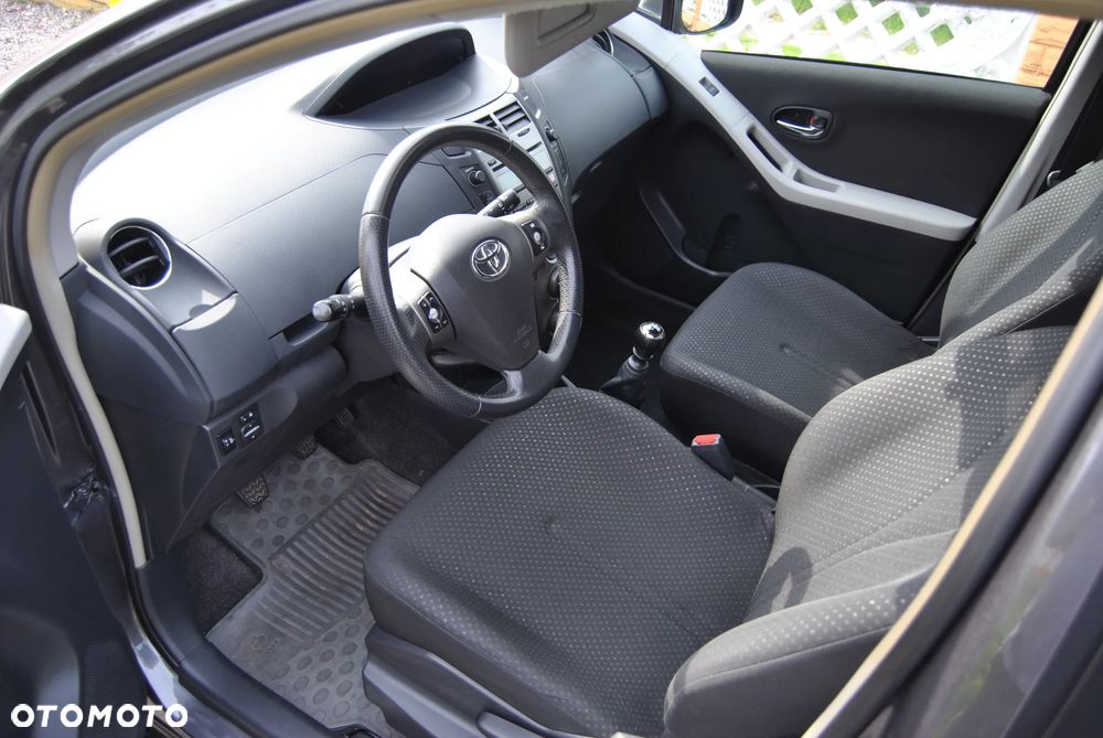 Toyota Yaris 1.33 VVT-i Executive - 8