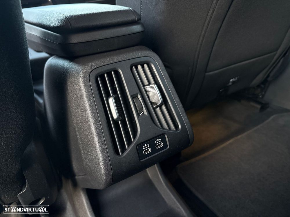 BMW 225xe Active Tourer e xDrive Edição Optimized - 24