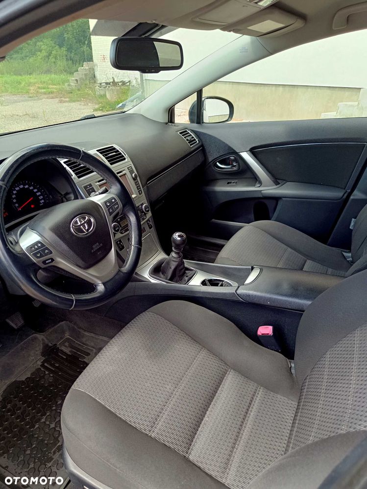Toyota Avensis - 6