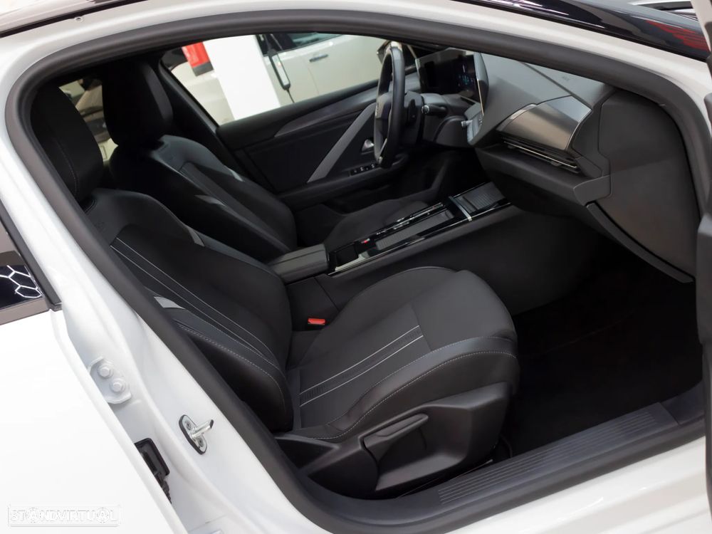 Opel Astra 1.2 T GS Aut. - 13