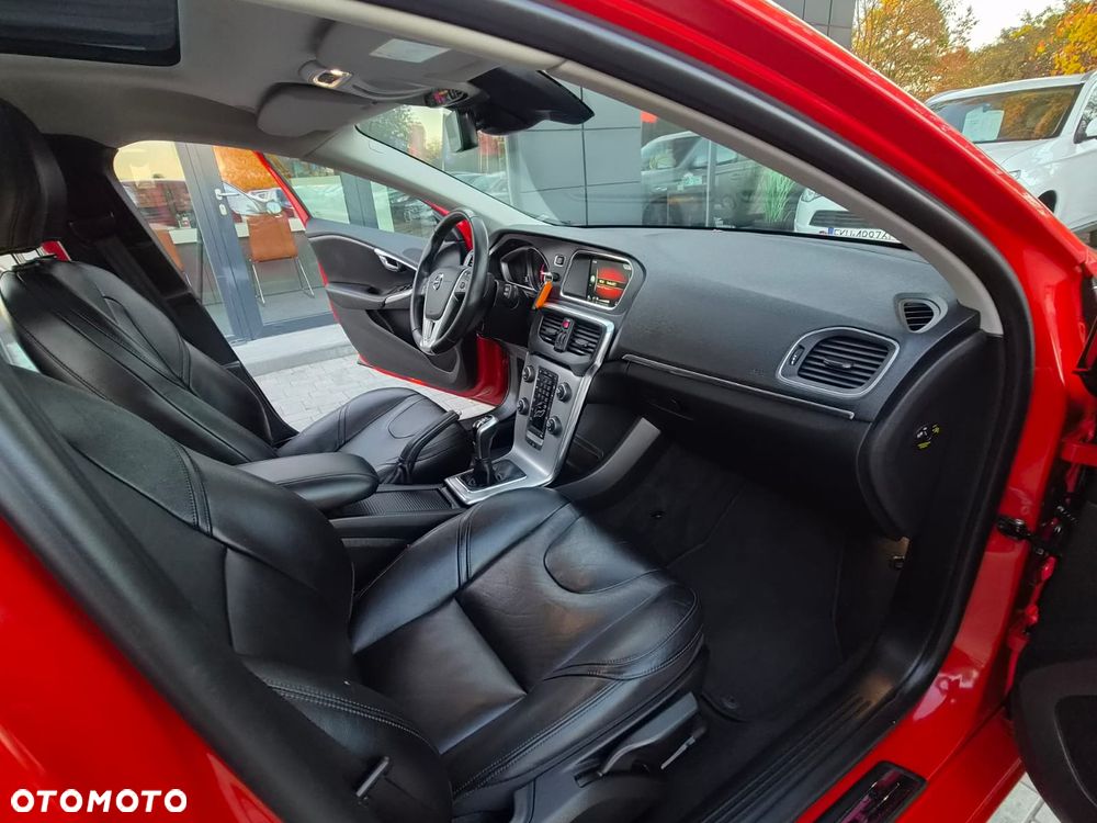 Volvo V40 D2 Kinetic - 33