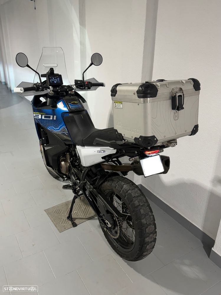 Husqvarna Norden 901 Expedition - 5