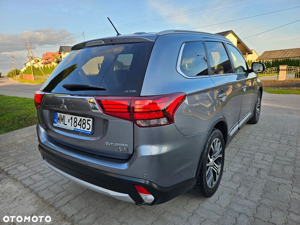 Mitsubishi Outlander 2.0 Intense Comfort 4WD CVT - 11