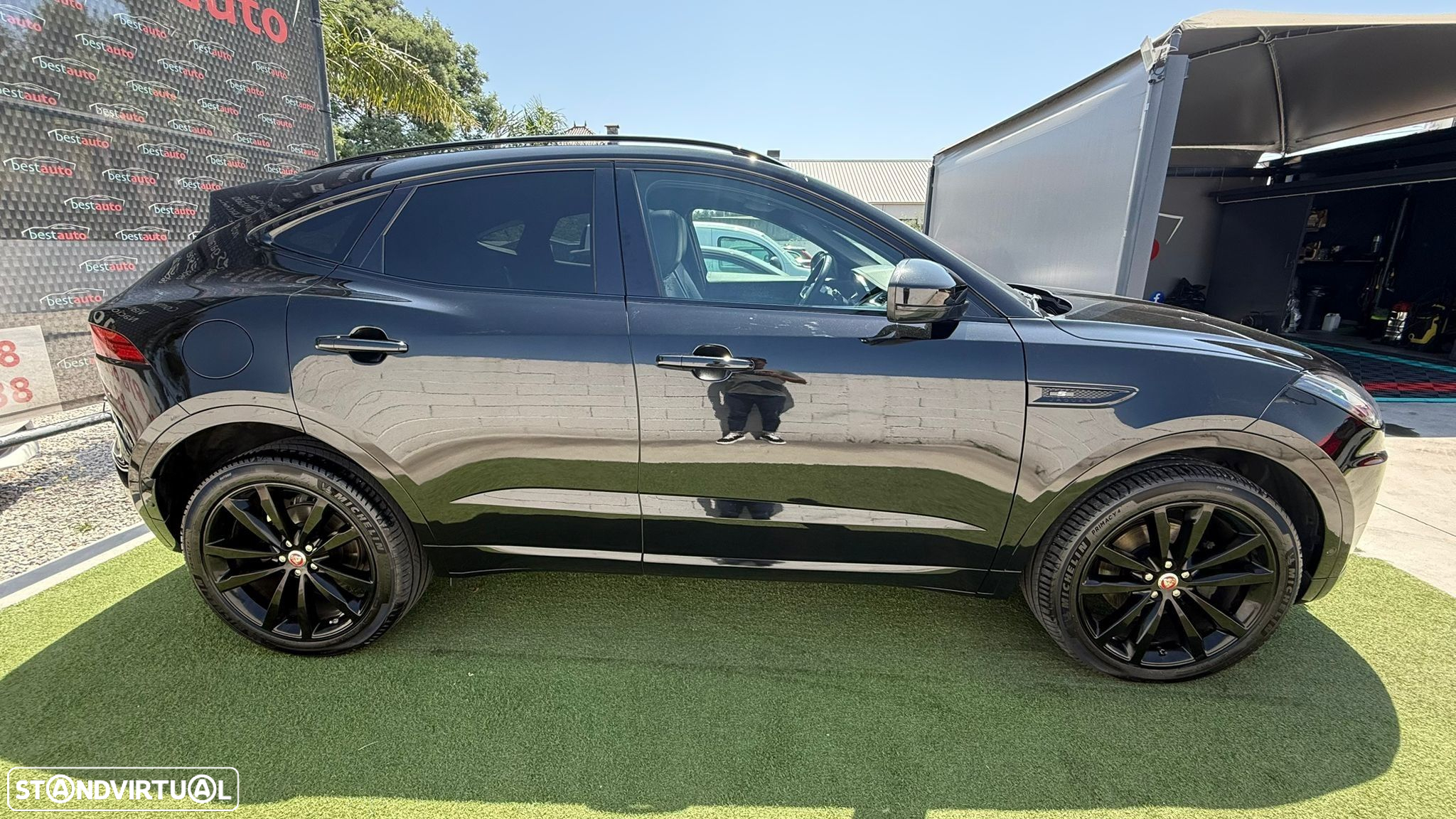 Jaguar E-Pace 2.0 i4D R-Dynamic AWD Aut. - 4
