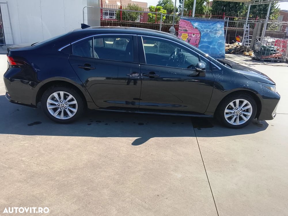 Toyota Corolla 1.8 HSD Business - 8