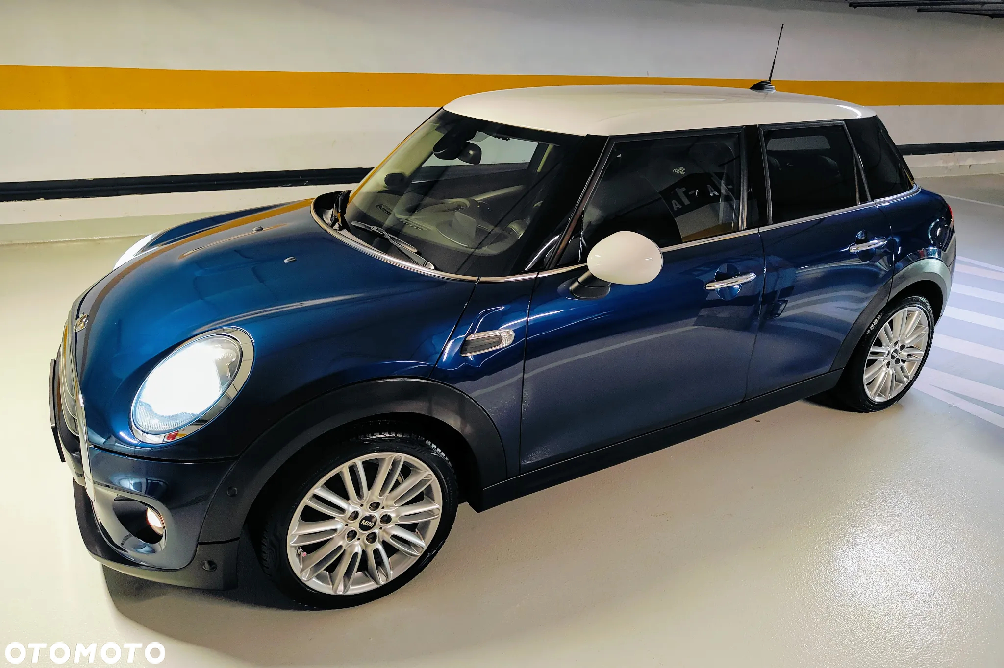 MINI Cooper Standard - 4