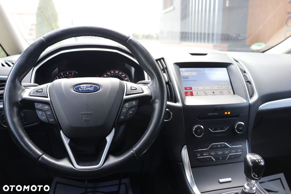 Ford S-Max - 11