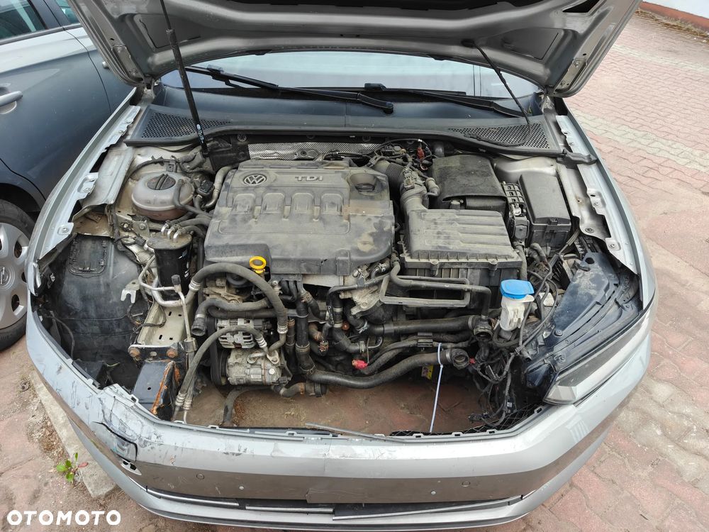 Volkswagen Passat - 13