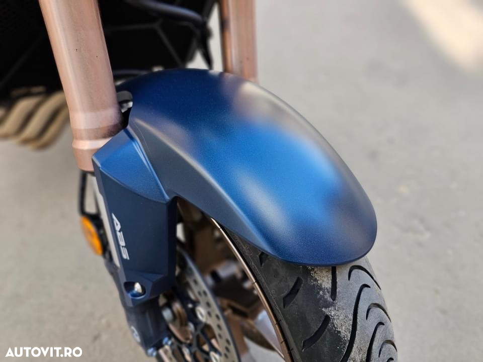 Honda CB 650R - 9