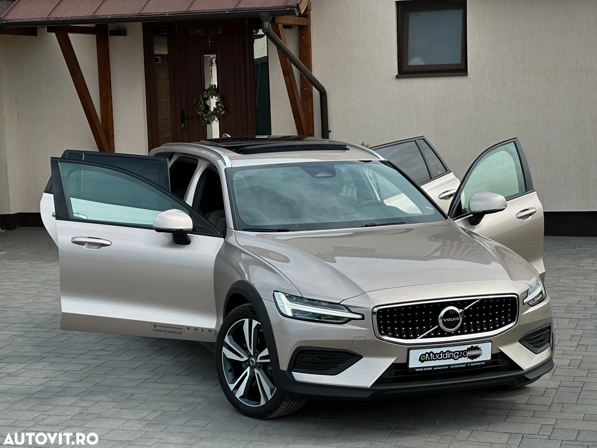 Volvo V60 Cross Country B5 B AWD - 8