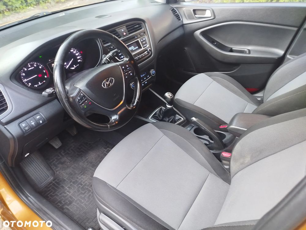 Hyundai i20 - 15