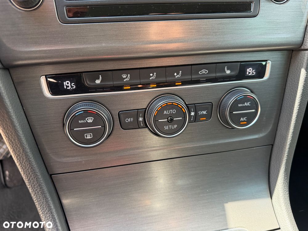 Volkswagen Golf 1.6 TDI DPF BlueMotion Technology Comfortline - 24