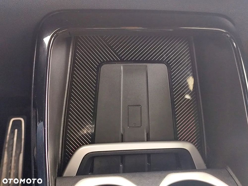 BMW iX2 xDrive30 66.5kWh M Sport Edition - 25
