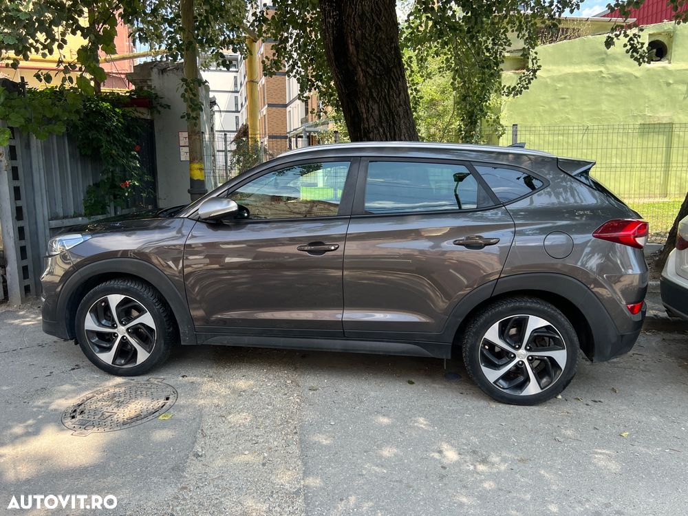 Hyundai Tucson 2.0 CRDI 4WD 6AT Style - 10