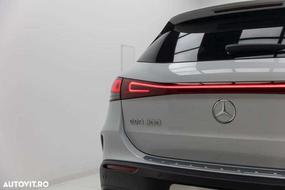 Mercedes-Benz EQA 300 4MATIC - 20