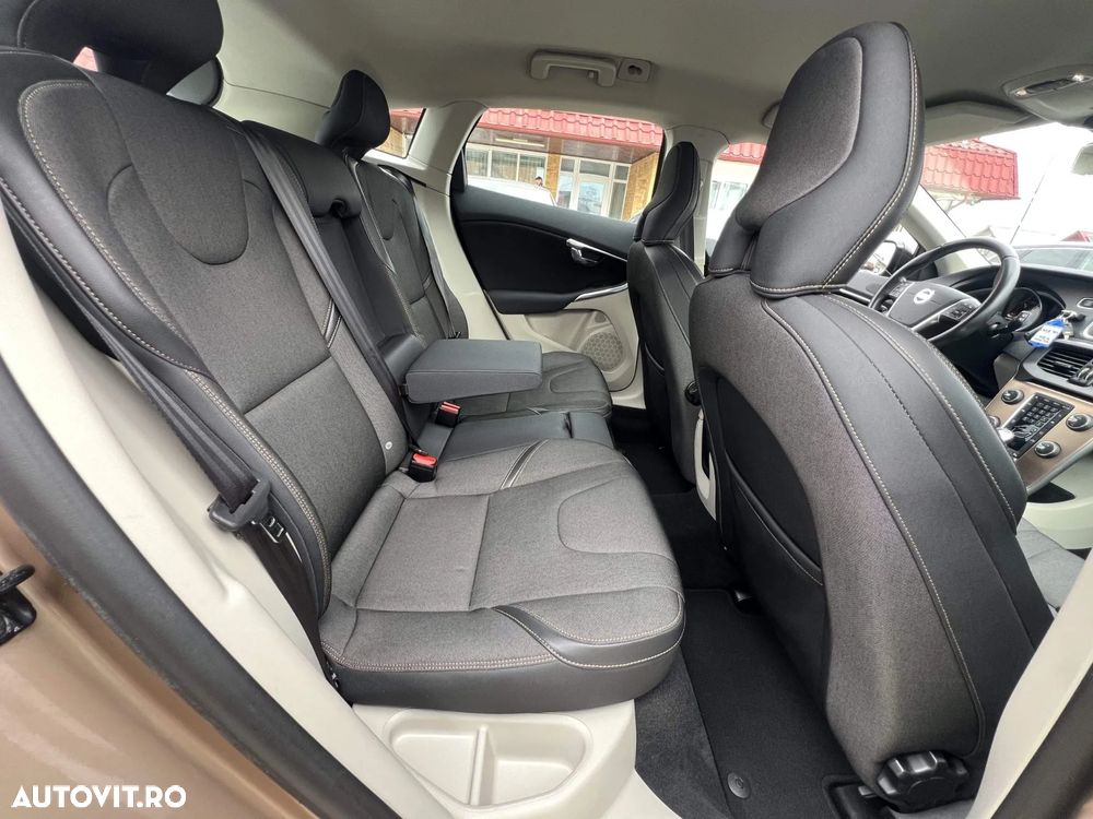 Volvo V40 D4 Geartronic Momentum - 15