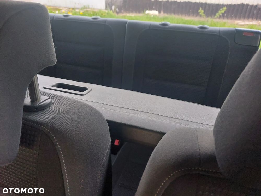Volkswagen Touran 1.6 Freestyle - 3