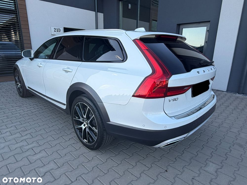 Volvo V90 Cross Country - 8