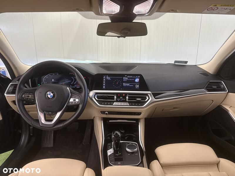 BMW Seria 3 318i - 22
