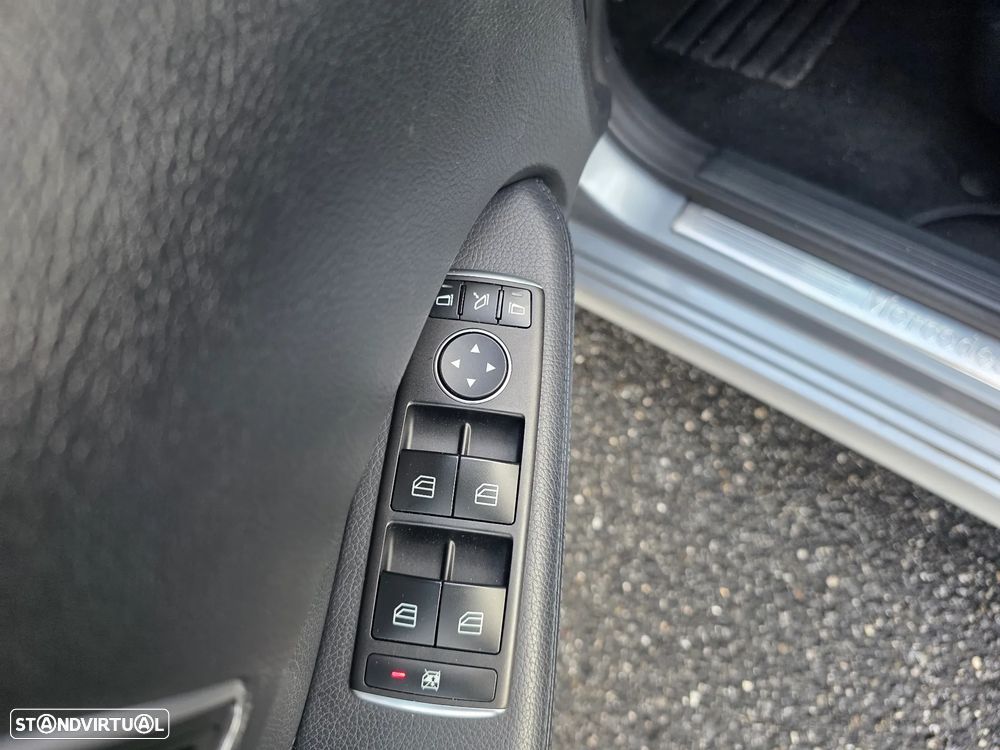 Mercedes-Benz E 300 Bluetec Hybrid Avantgarde - 10
